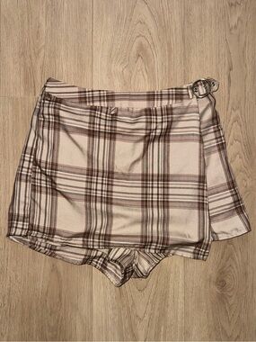 CULT FAVORITE‎ Plaid Wrap-Style Skort
